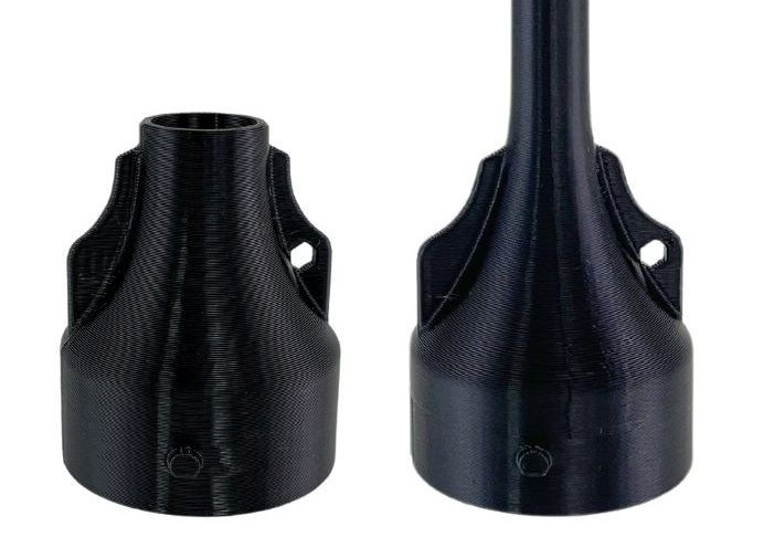 表面に積層の縞が見える黒い造形品